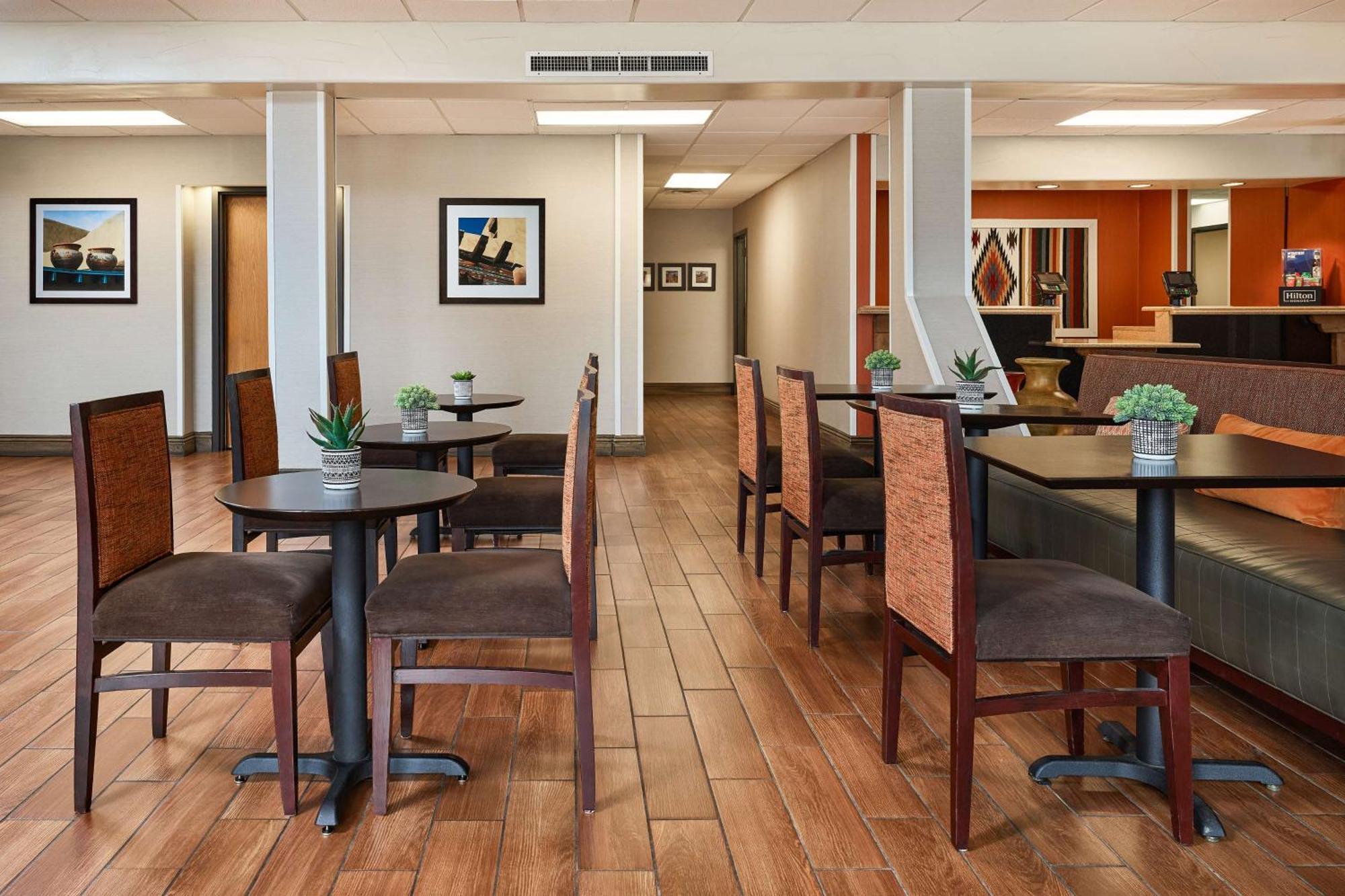 Hampton Inn Taos Exterior photo