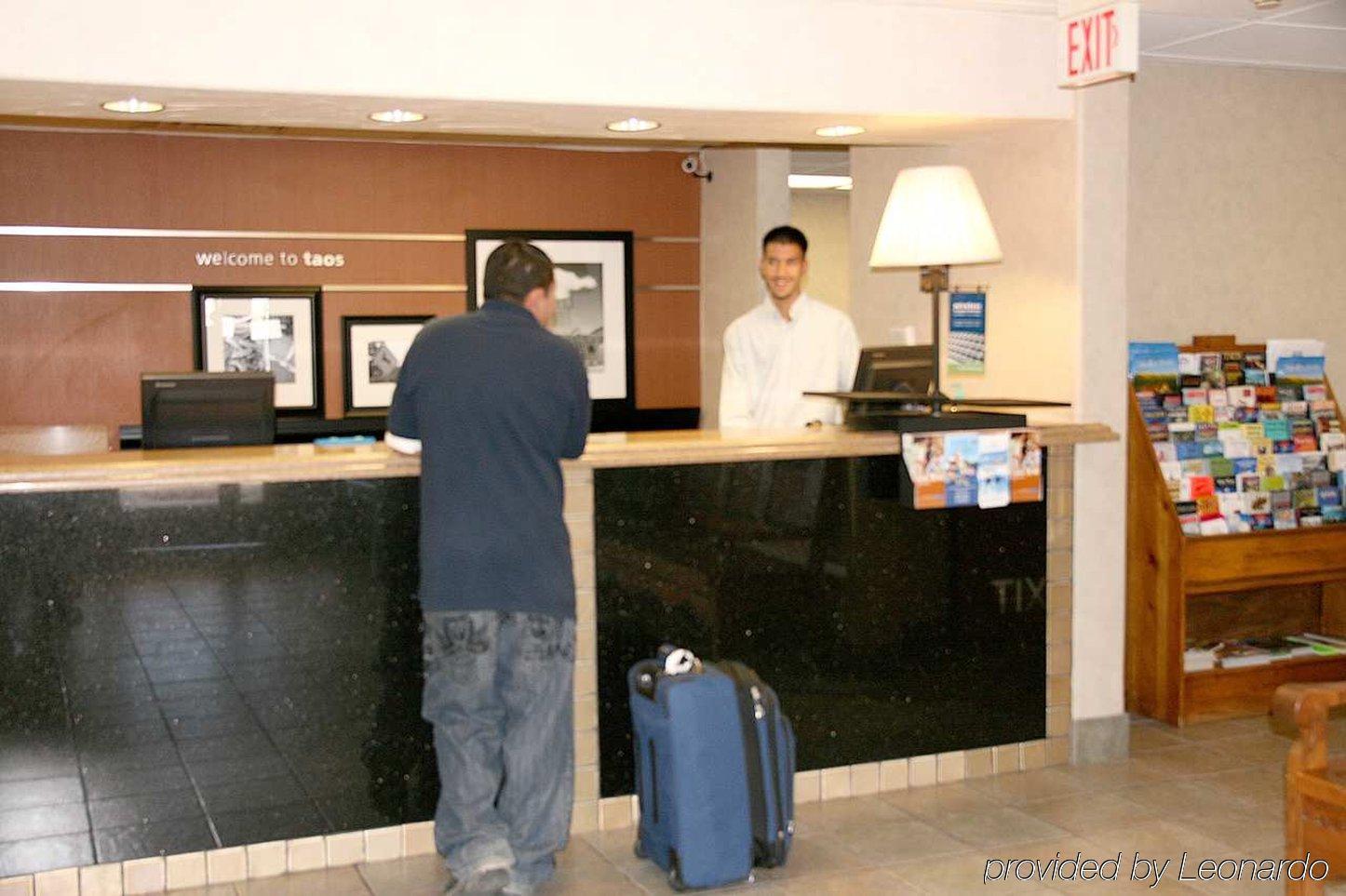 Hampton Inn Taos Interior photo