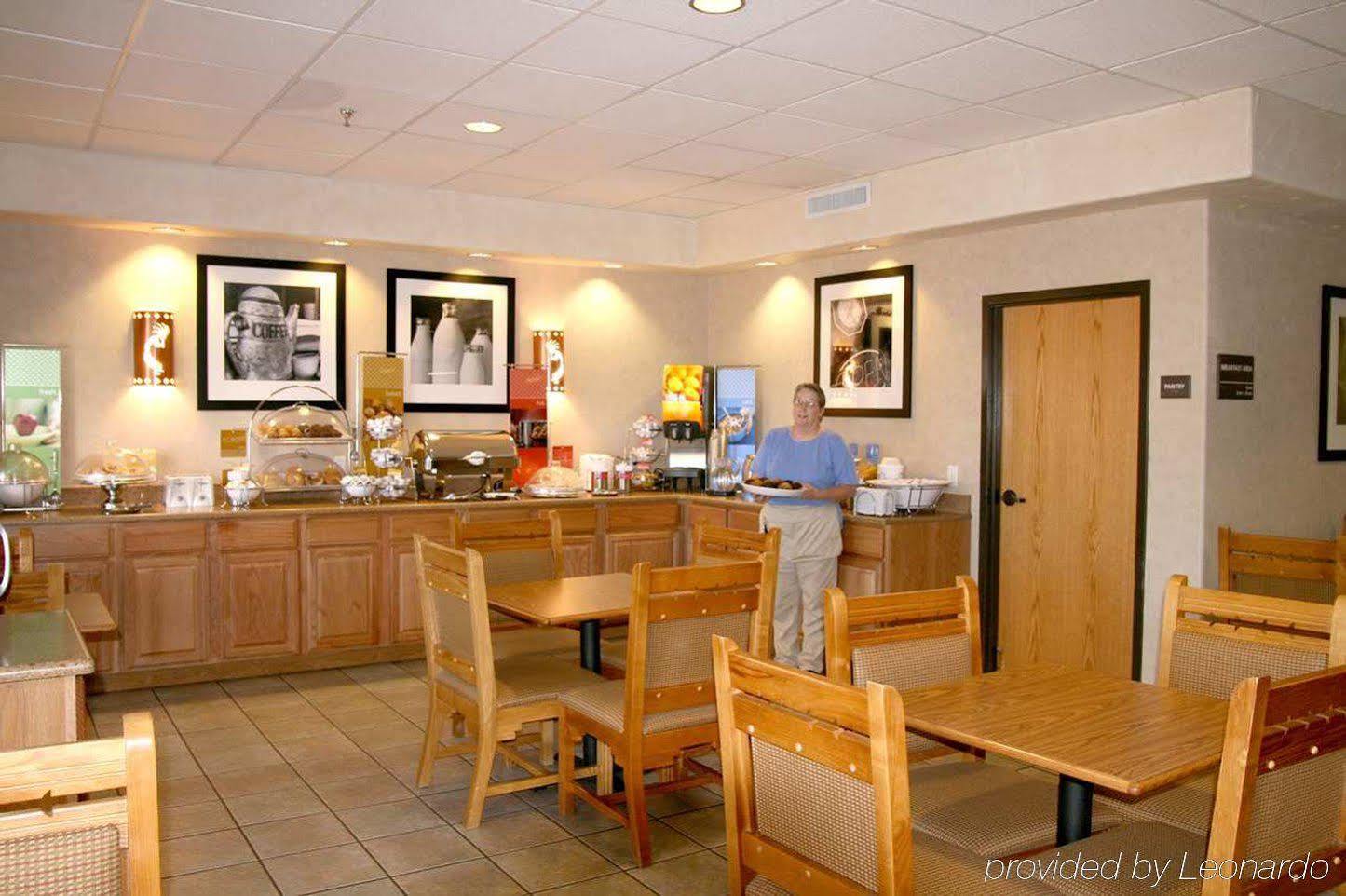 Hampton Inn Taos Exterior photo