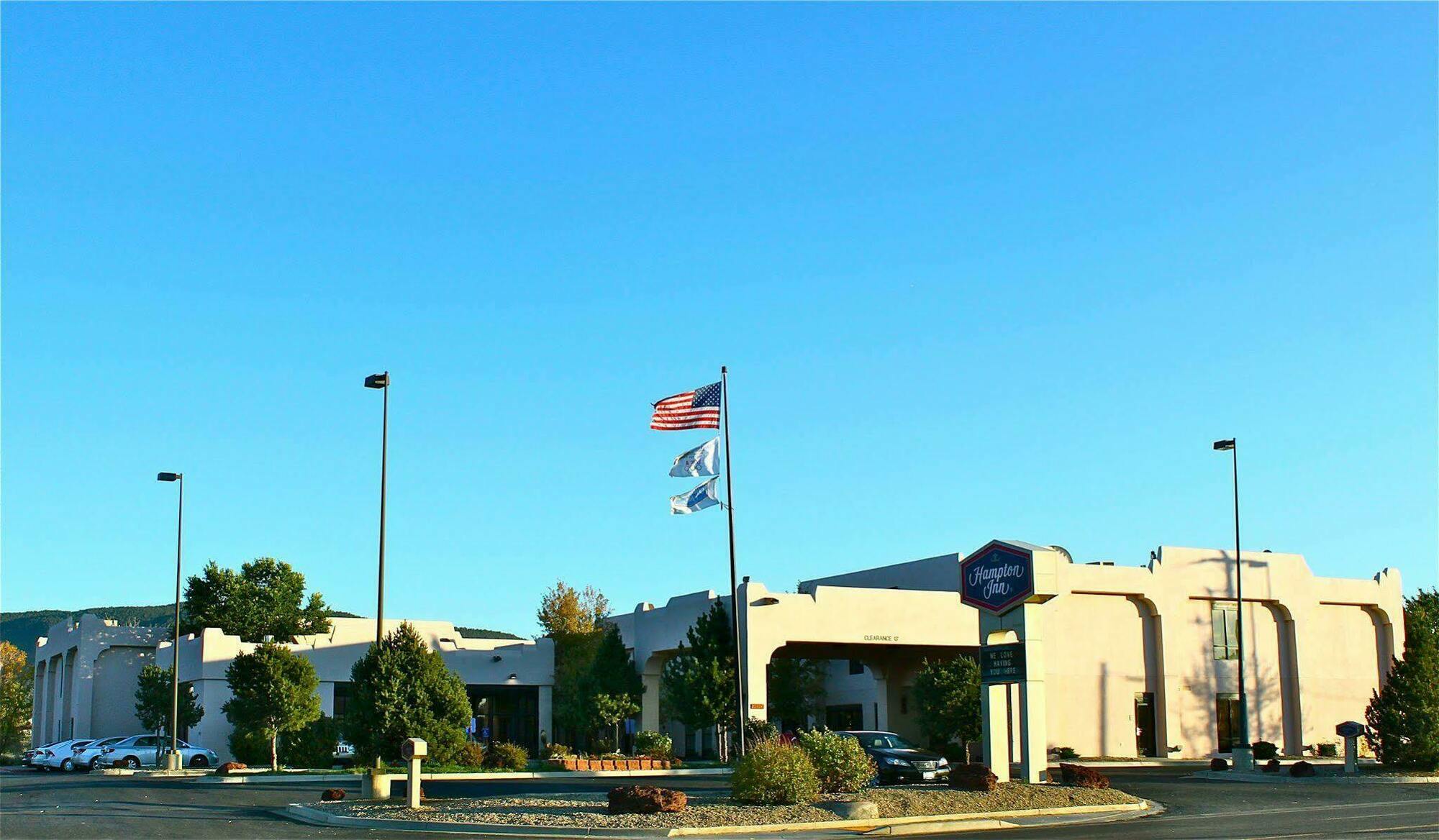 Hampton Inn Taos Exterior photo